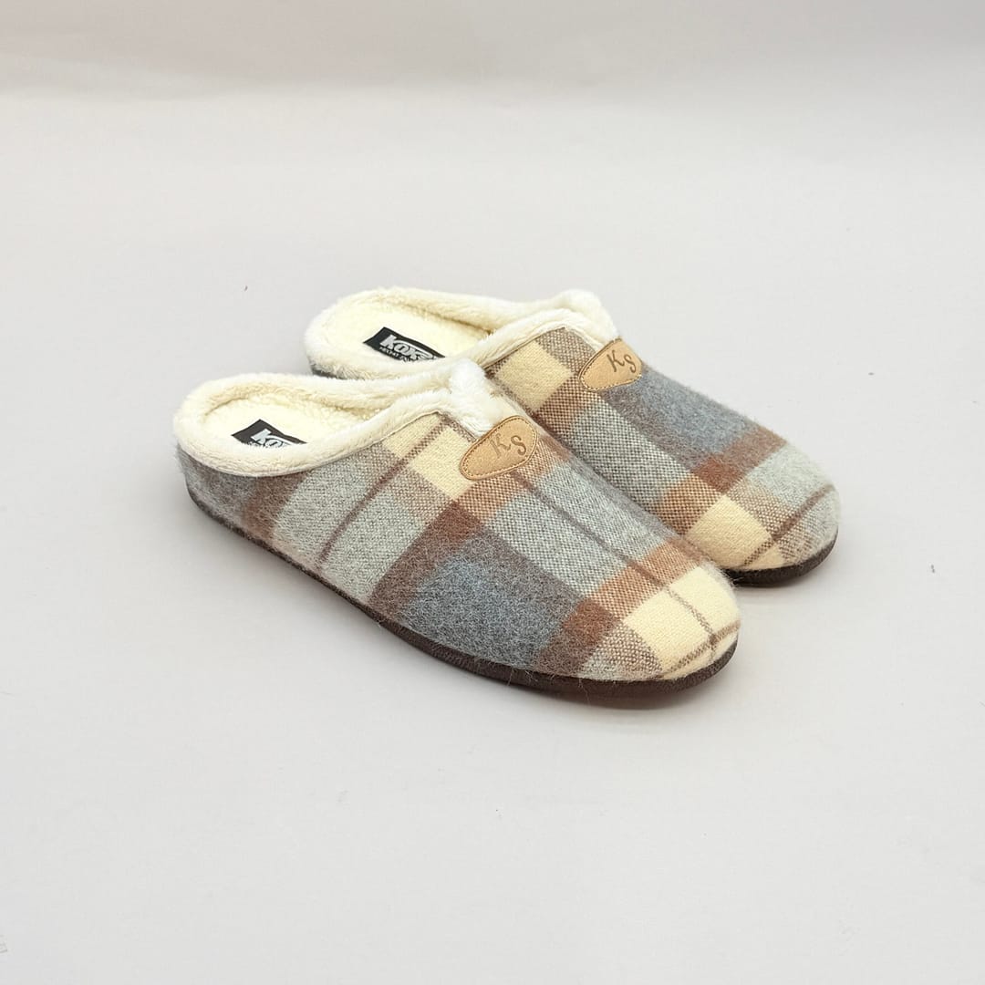 Zapatilla de Casa Hombre Kokis Cuadros Gris y Marrón Abierta KOKIS11 Zapatilla de casa Kokis hombre abierta cuadros gris y marrón KOKIS11