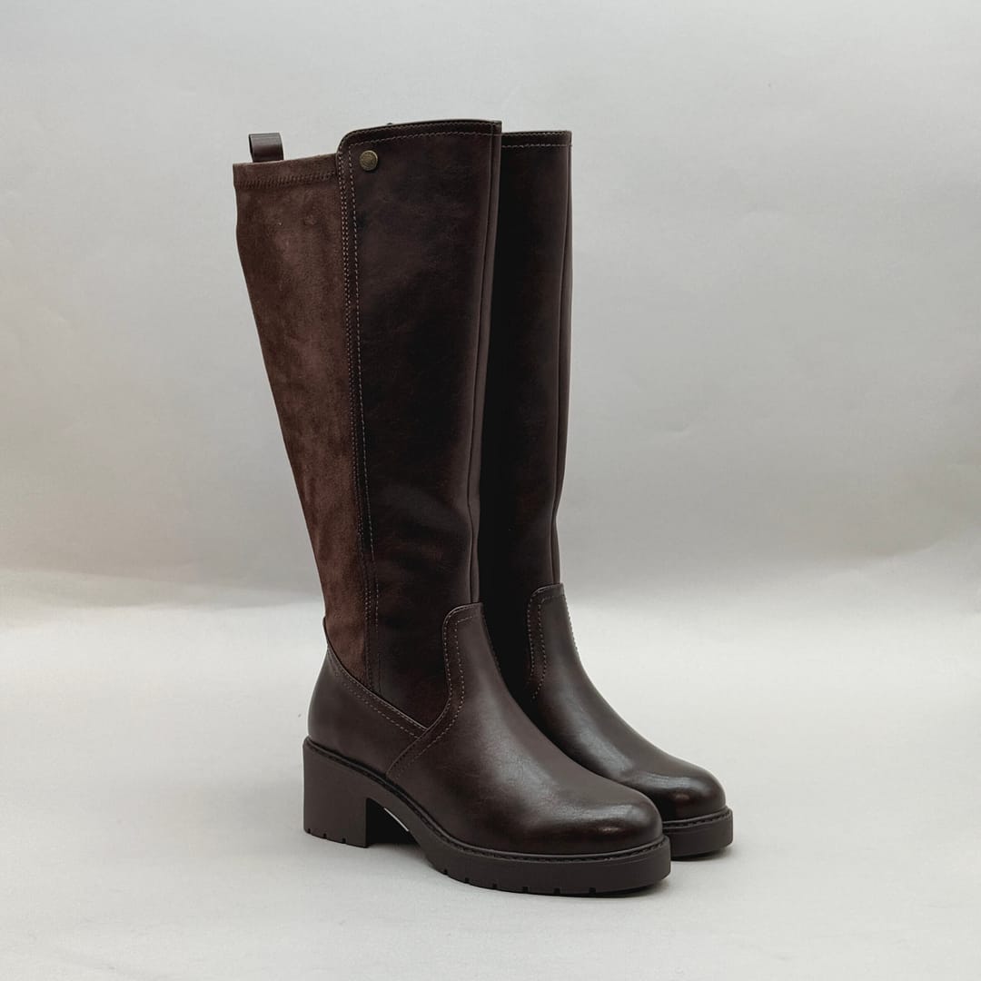 Bota Mujer Refresh 17630602 Marrón Tacón Ancho 5 cm BOTA-8 Bota Refresh 17630602 marrón de mujer con tacón ancho de 5 cm, antelina y plantilla extraíble